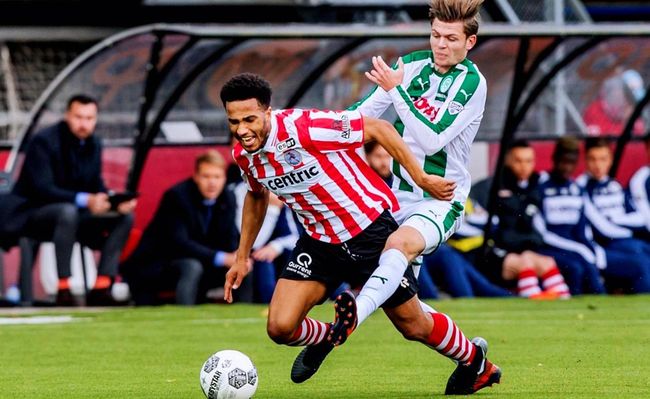 足球不仅仅 足球不仅仅