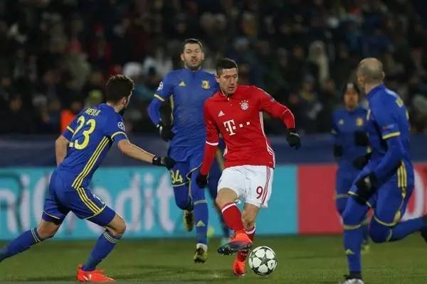 他在禁区内 他在禁区内