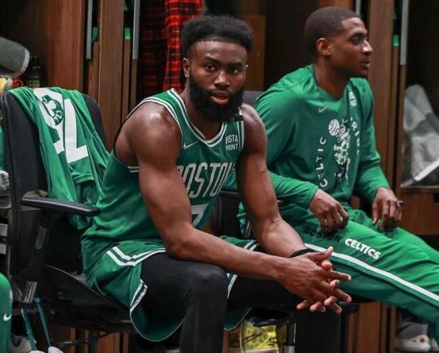 文班&哈珀 互吹一下