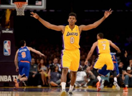 王建民在洋基队与松井秀喜联手，被日本媒体形容为“亚洲最强投打连线”